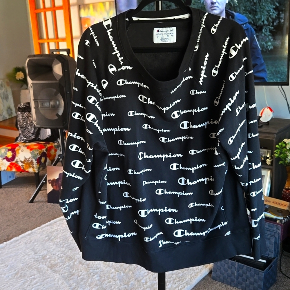 Champion Black Sweater C Champion  🖤🤍  Size 2X